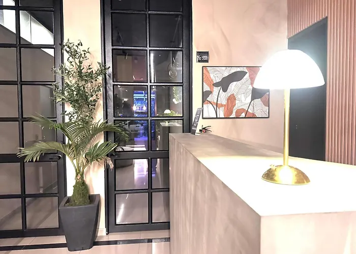 Casa de huéspedes: Orange Wild By Laurel Hotels - Aeropuerto